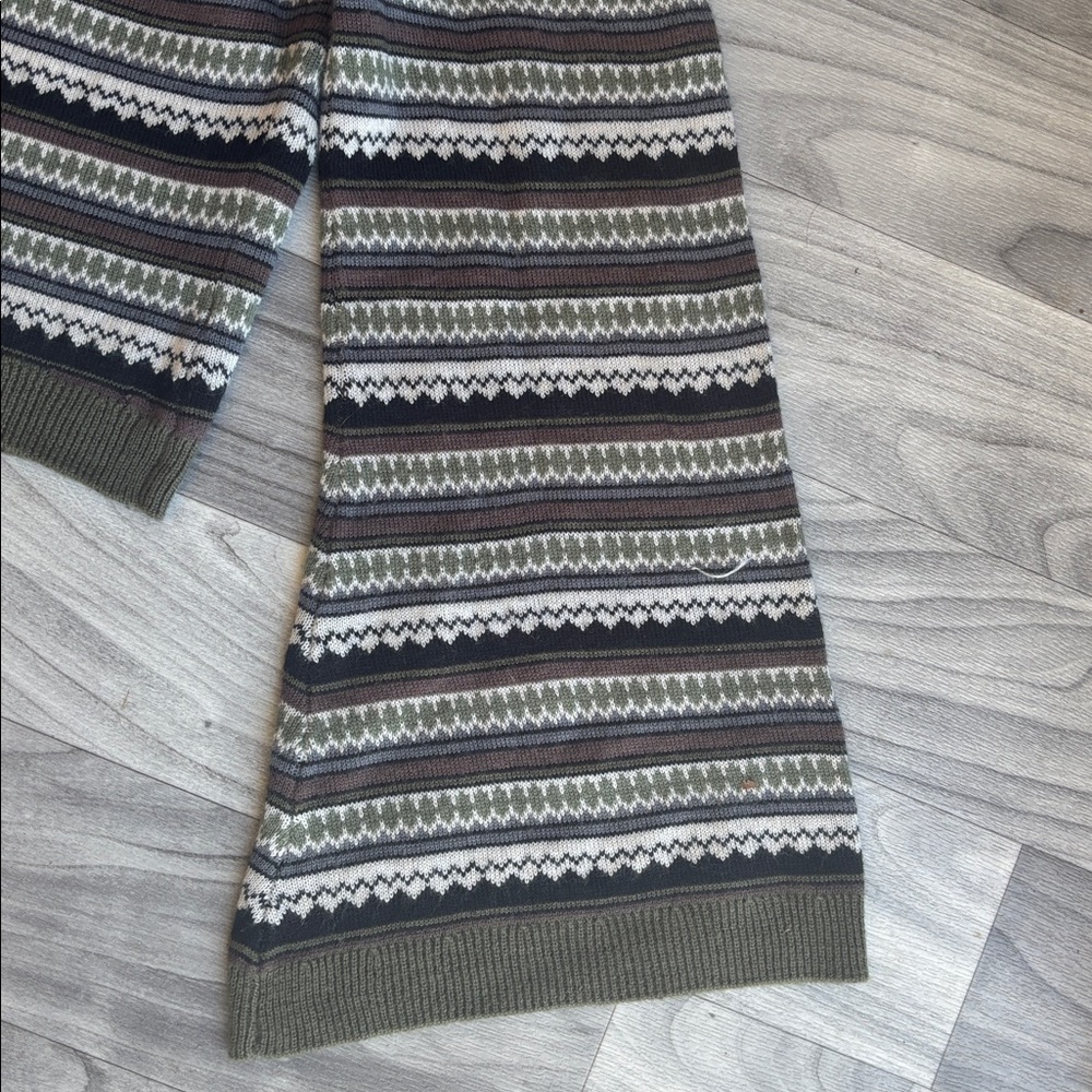 Striped Off-Shoulder Sweater - Picture 5 of 6